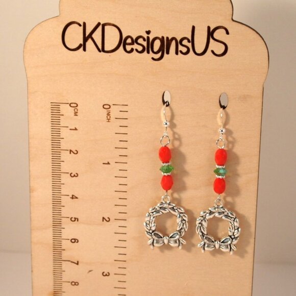 Christmas Wreath Earrings Dangle Pierced or Clip-on Earrings Silver Earrings - Picture 4 of 6